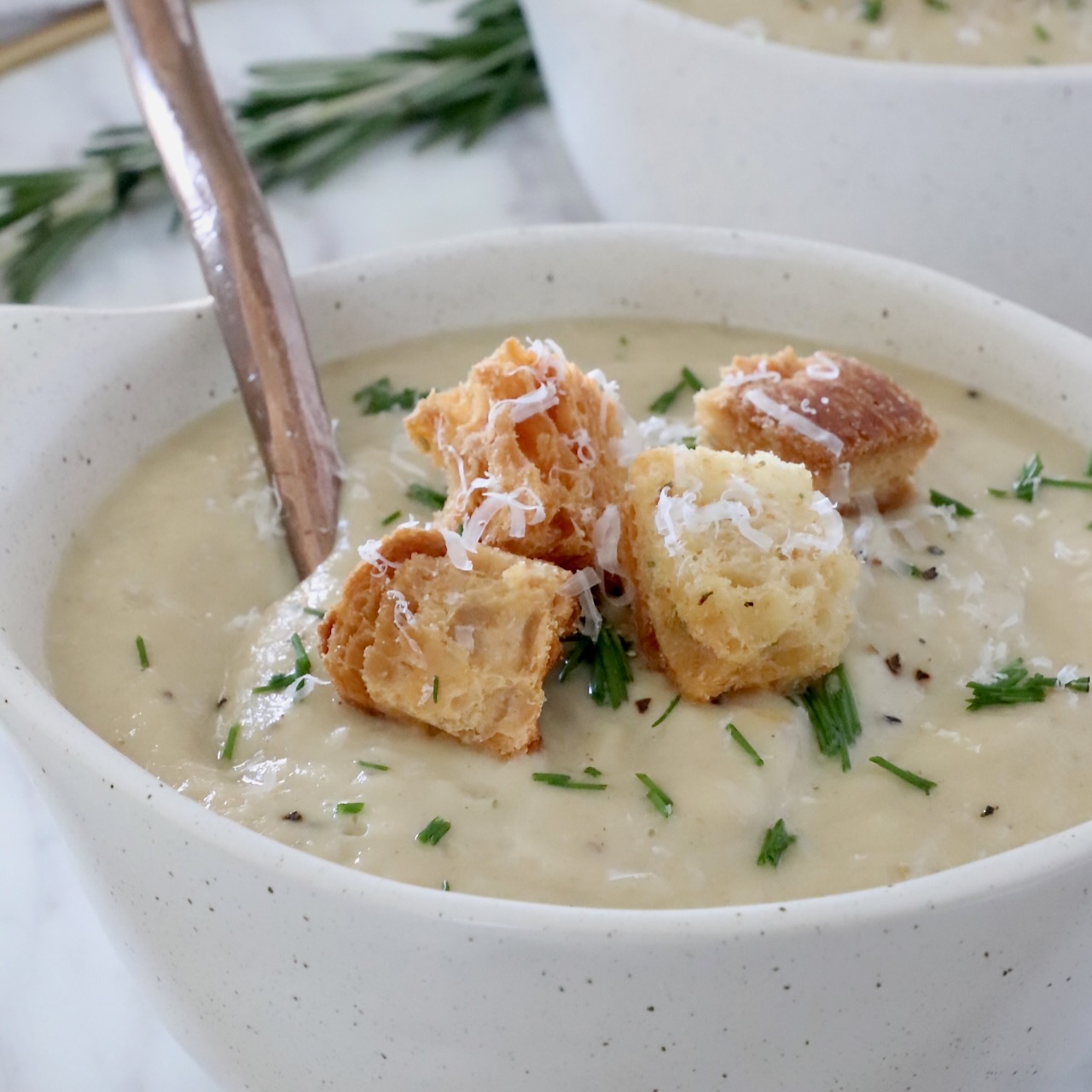 Easy 30-Minute Creamy Parsnip Soup for Winter Comfort